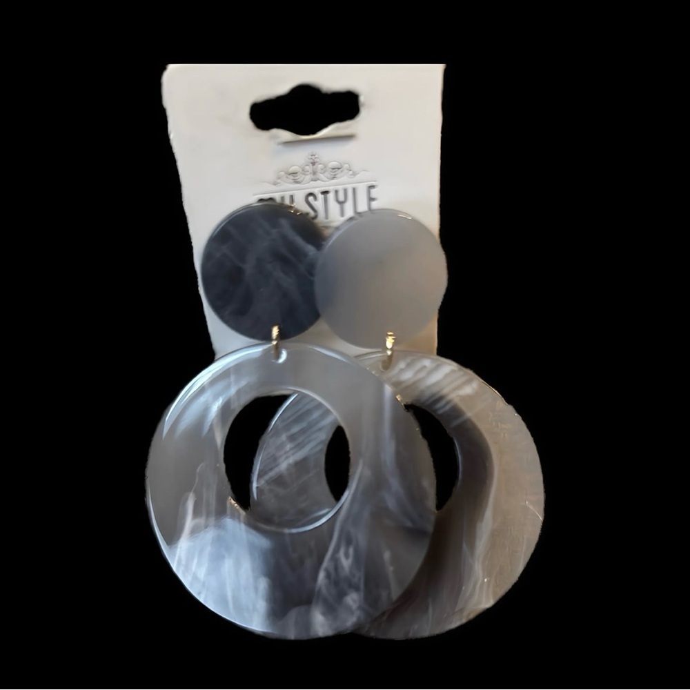 Gray Marble Statement Earrings-pierced
(New)
